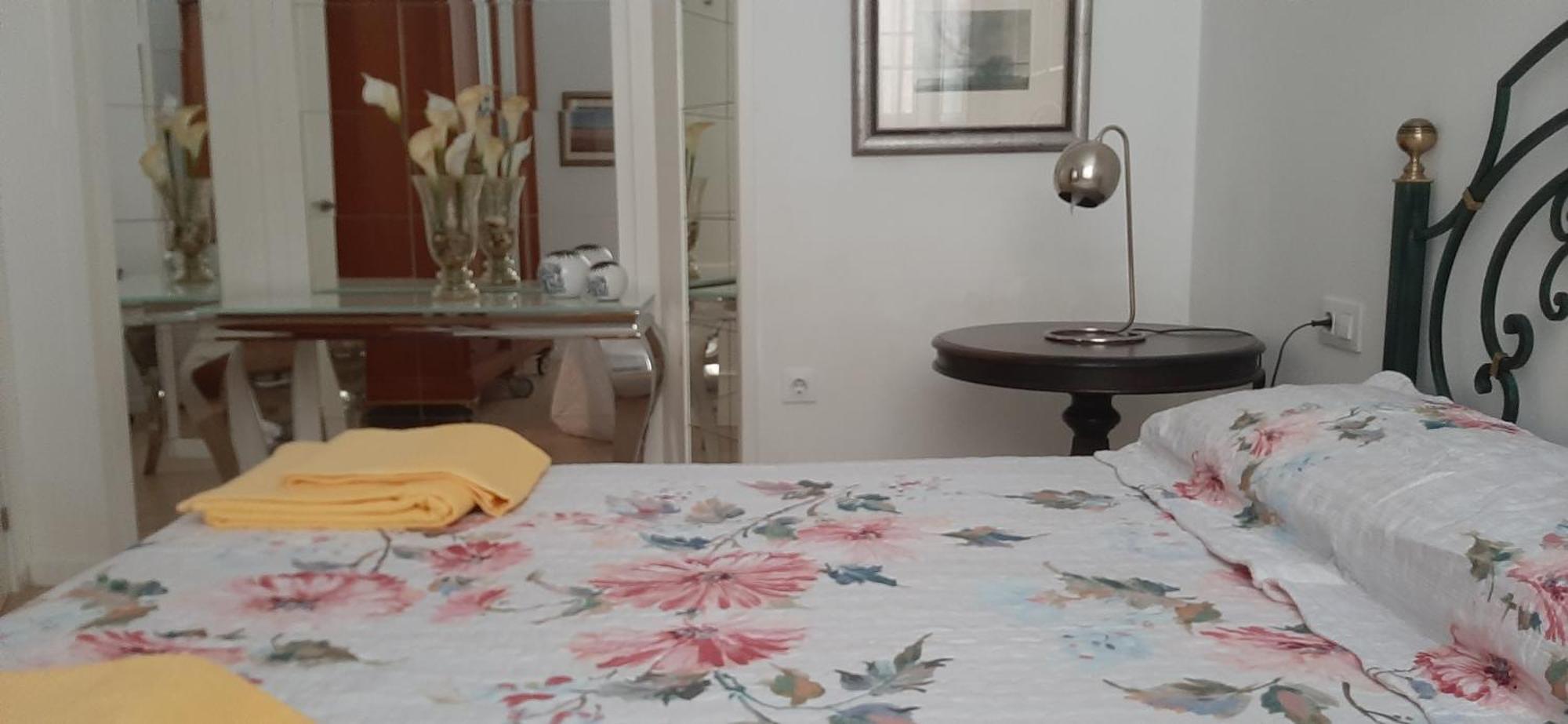 Apto Patio Andaluz. Maximo Confort Y Limpieza كاديز المظهر الخارجي الصورة